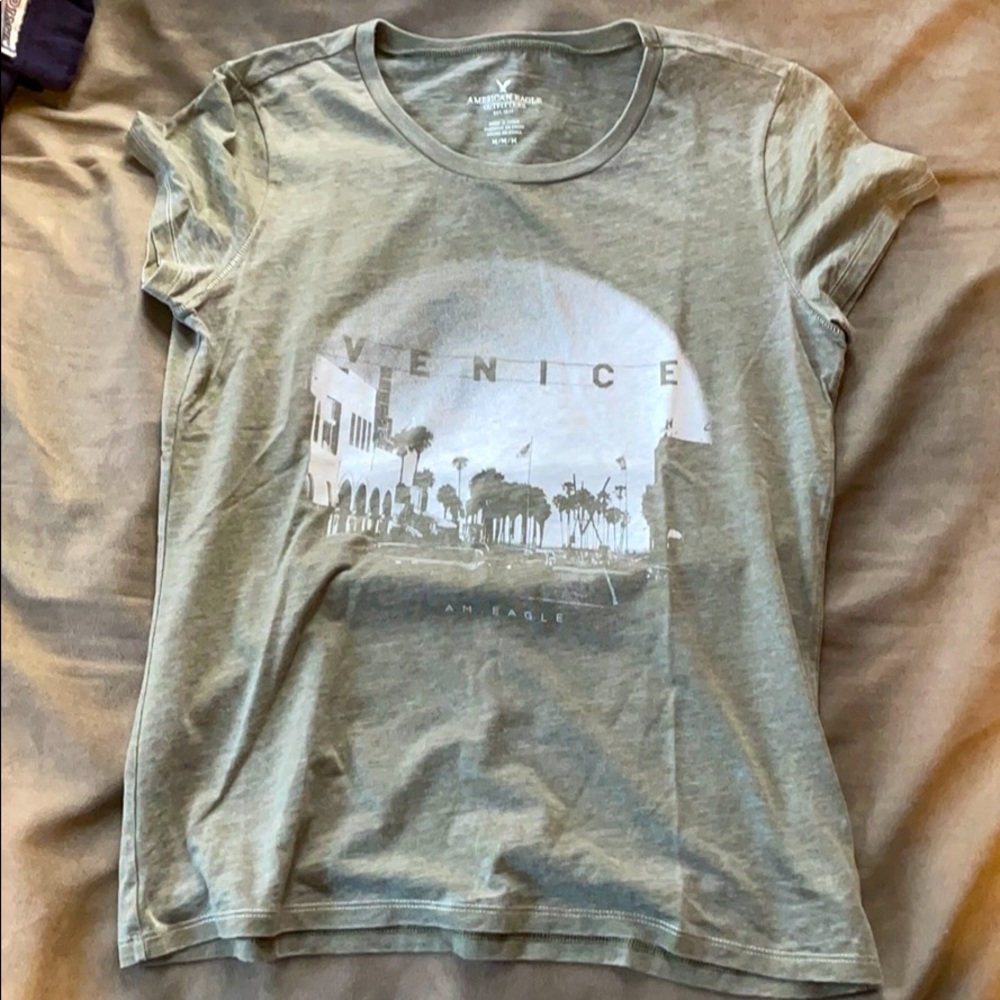 American Eagle t-shirt NWOT